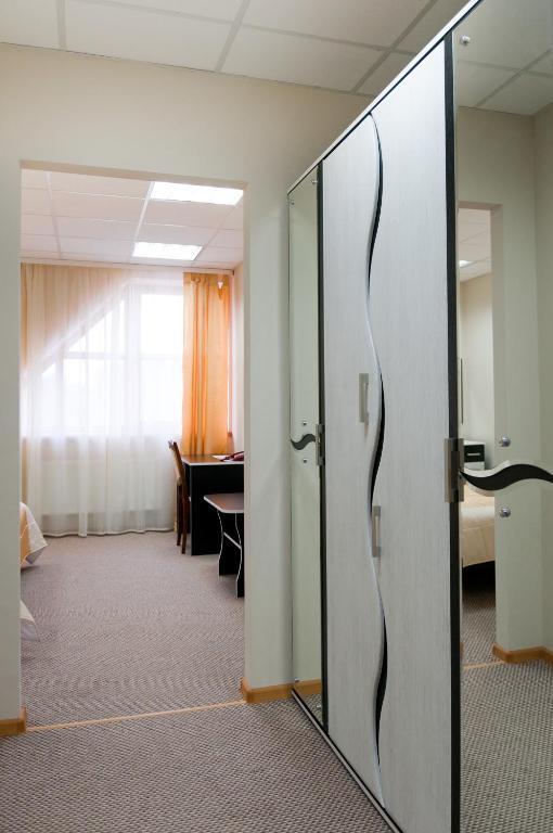 Avenue Hotel Zaslawye Quarto foto